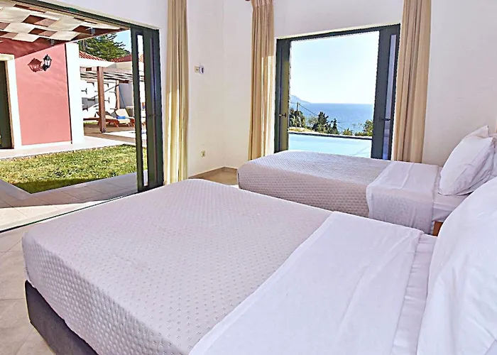 Άρκτος Οε Pelekas