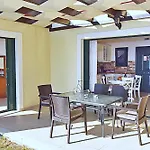 άρκτος οε Villa *