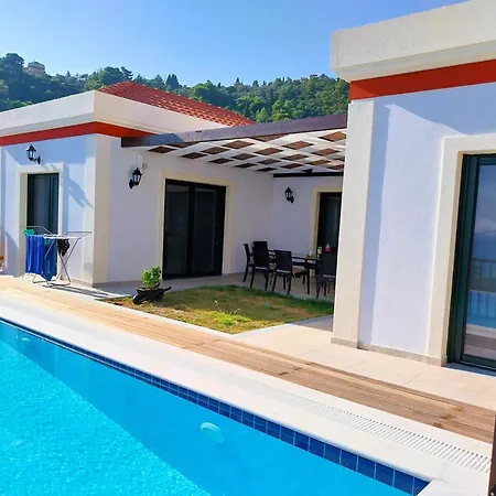 άρκτος οε * Pelekas