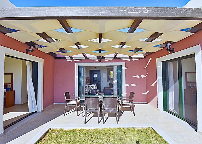 Villa άρκτος οε *